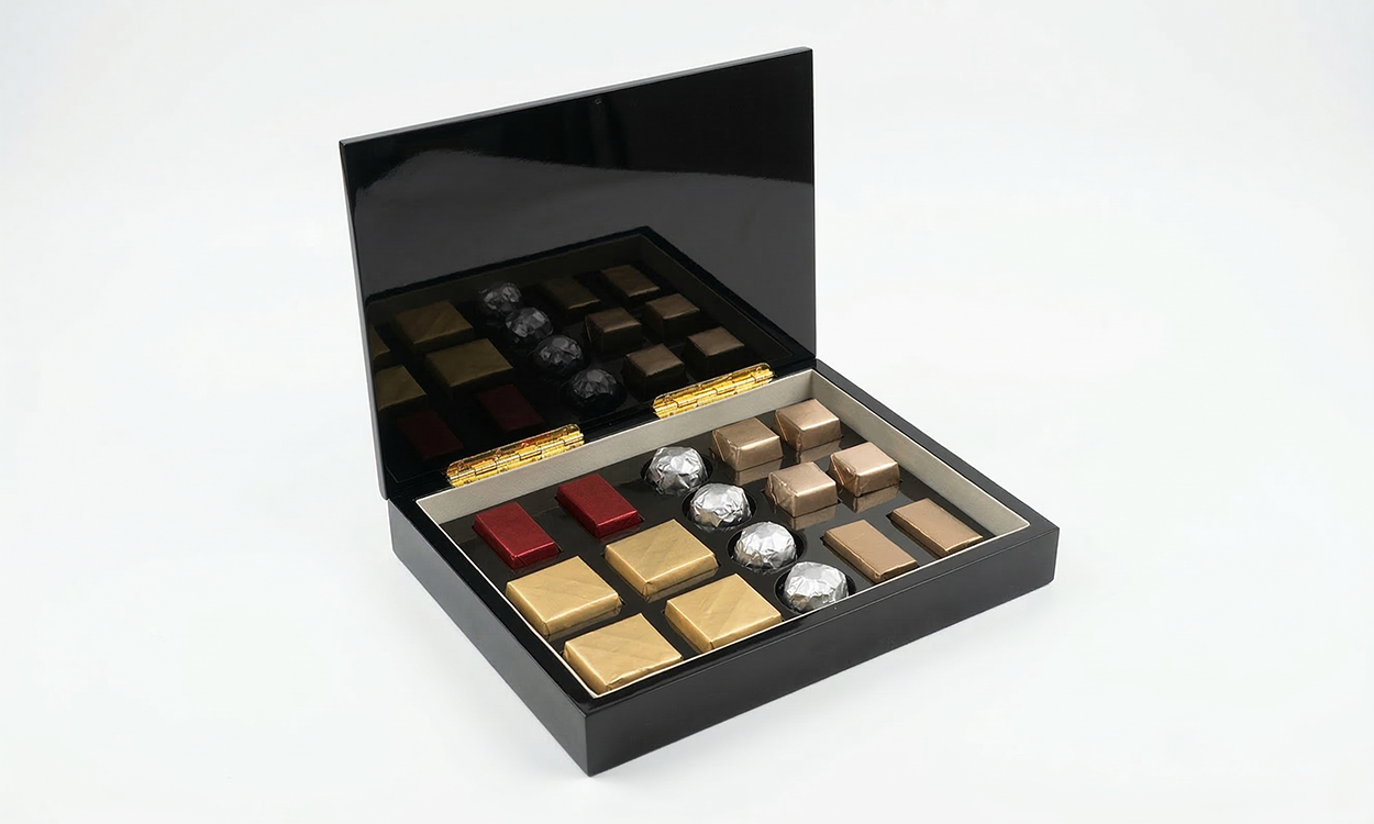 بوكس مغلف خشب اسود 250 جم B02