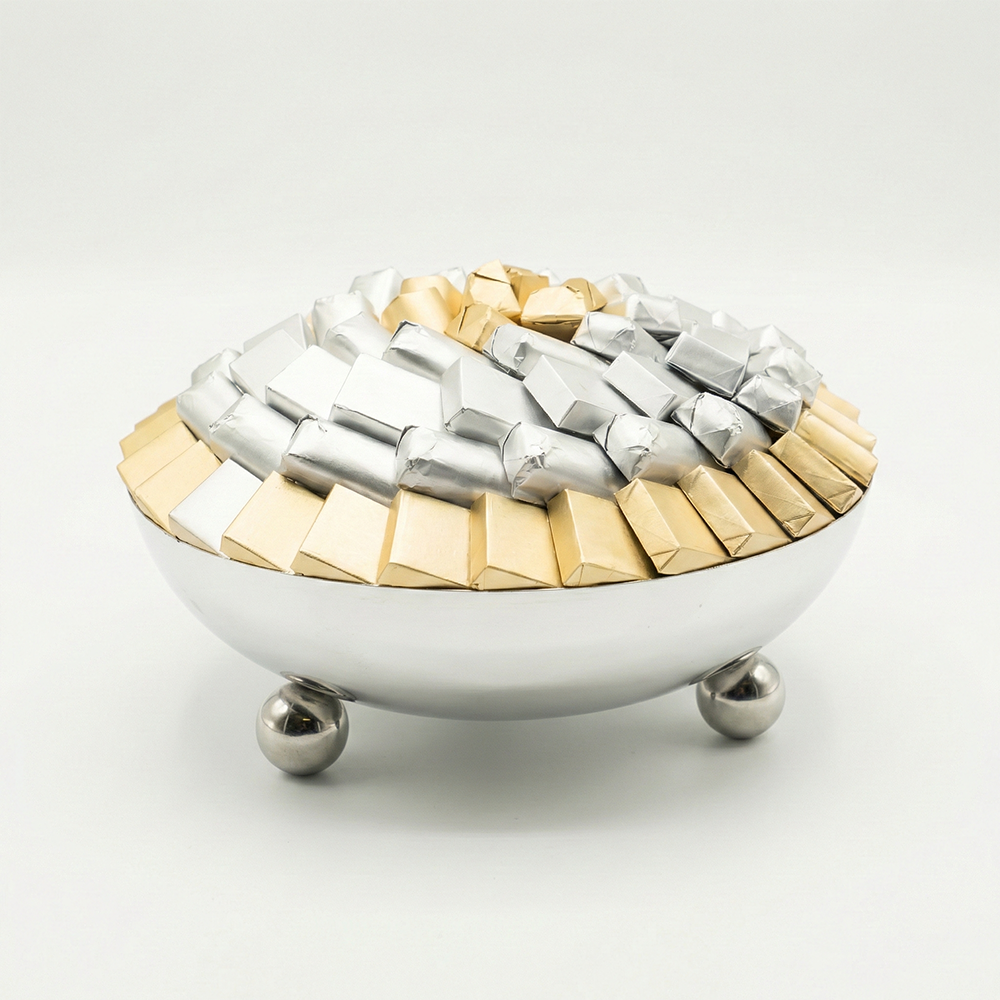 W04 صينية فضى بقواعد دائريه حديد 1250 جم