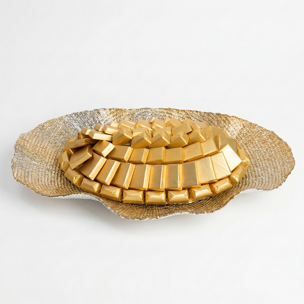 W13   صينيه زجاج بيضاوي مموج لون ذهبي1100 جم